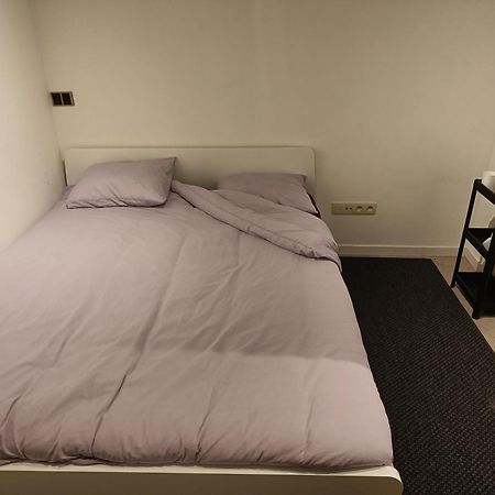 Viktoria Hostel Антверпен Экстерьер фото