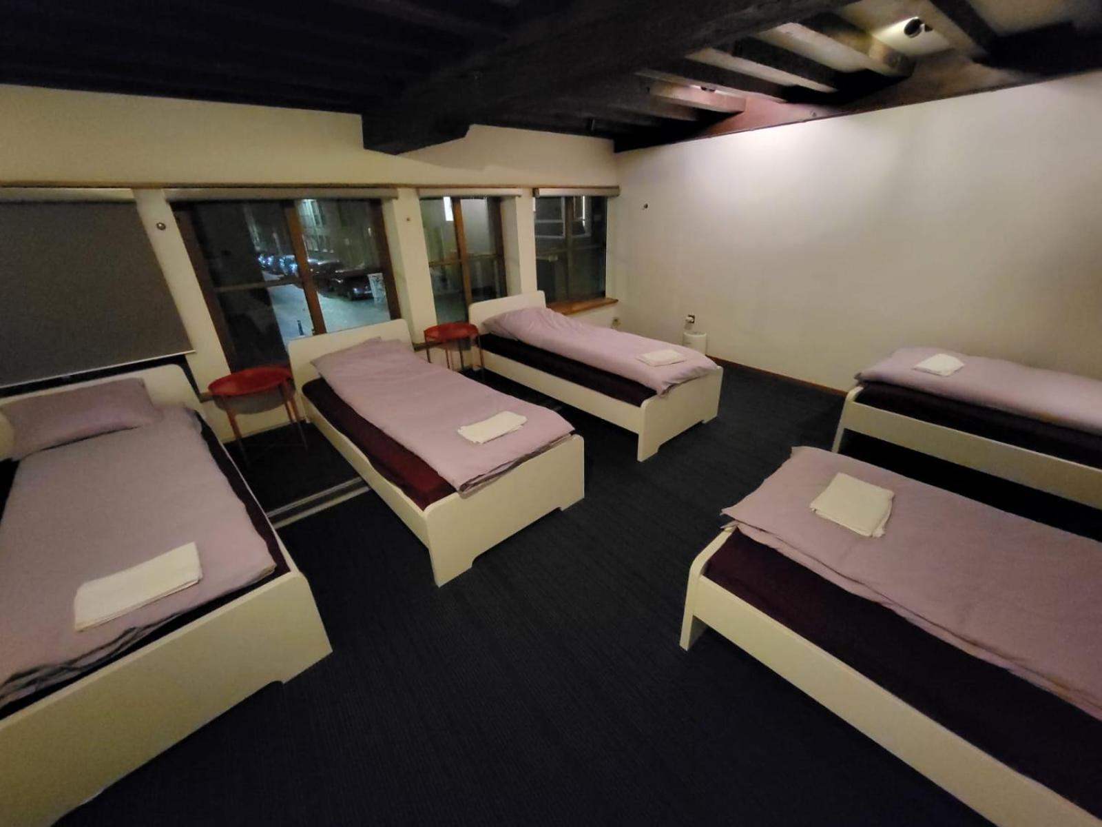 Viktoria Hostel Антверпен Экстерьер фото